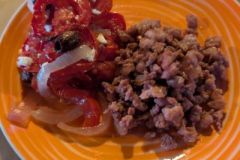 Sardische-Wurst-eingelegte-Tomaten-Feta-sardisch