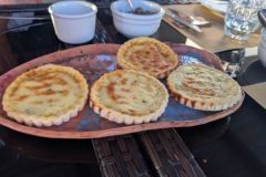 Schafkaese-Minze-in-Foggagiateig